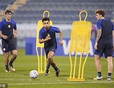 爱游戏体育-国际米兰发布备战花絮，集结日外线爆发，CBA常规赛任务艰巨，球探报告显示潜力