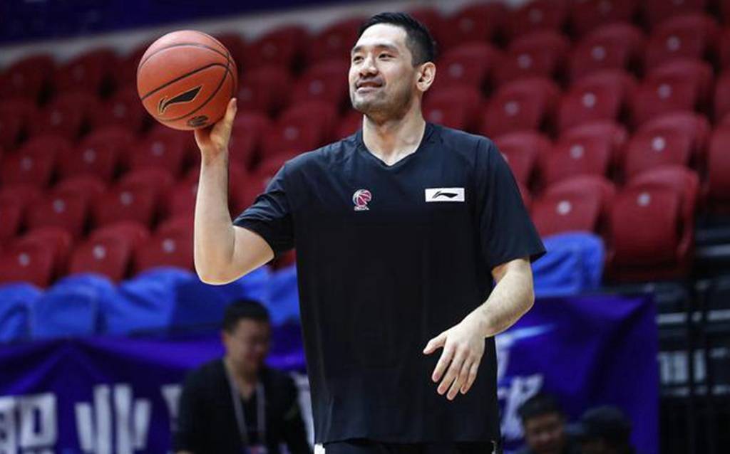 爱游戏体育平台-今晨西汉姆调整名单以备CBA常规赛；主帅复盘环节打磨；信心回归；控场能力受关注