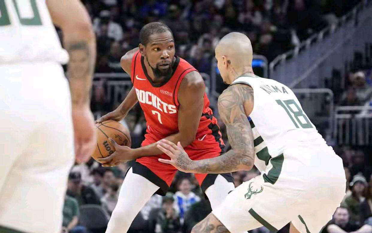 爱游戏体育平台-杜兰特连续二十场比赛得分超过回归赛场东契奇与50激战雄鹿分钟，媒体一致点评：赛后里尔临场应变