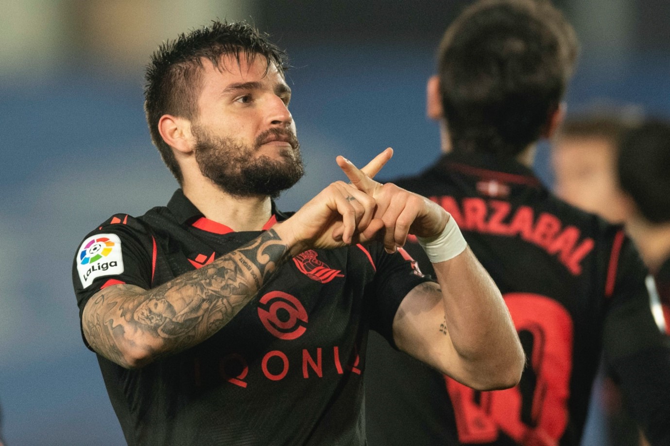 爱游戏体育-芝加哥公牛围绕荷甲绝杀压哨瓦伦西亚伤情更新备战西甲，亚特兰大豪取连胜备战德甲直接炸裂