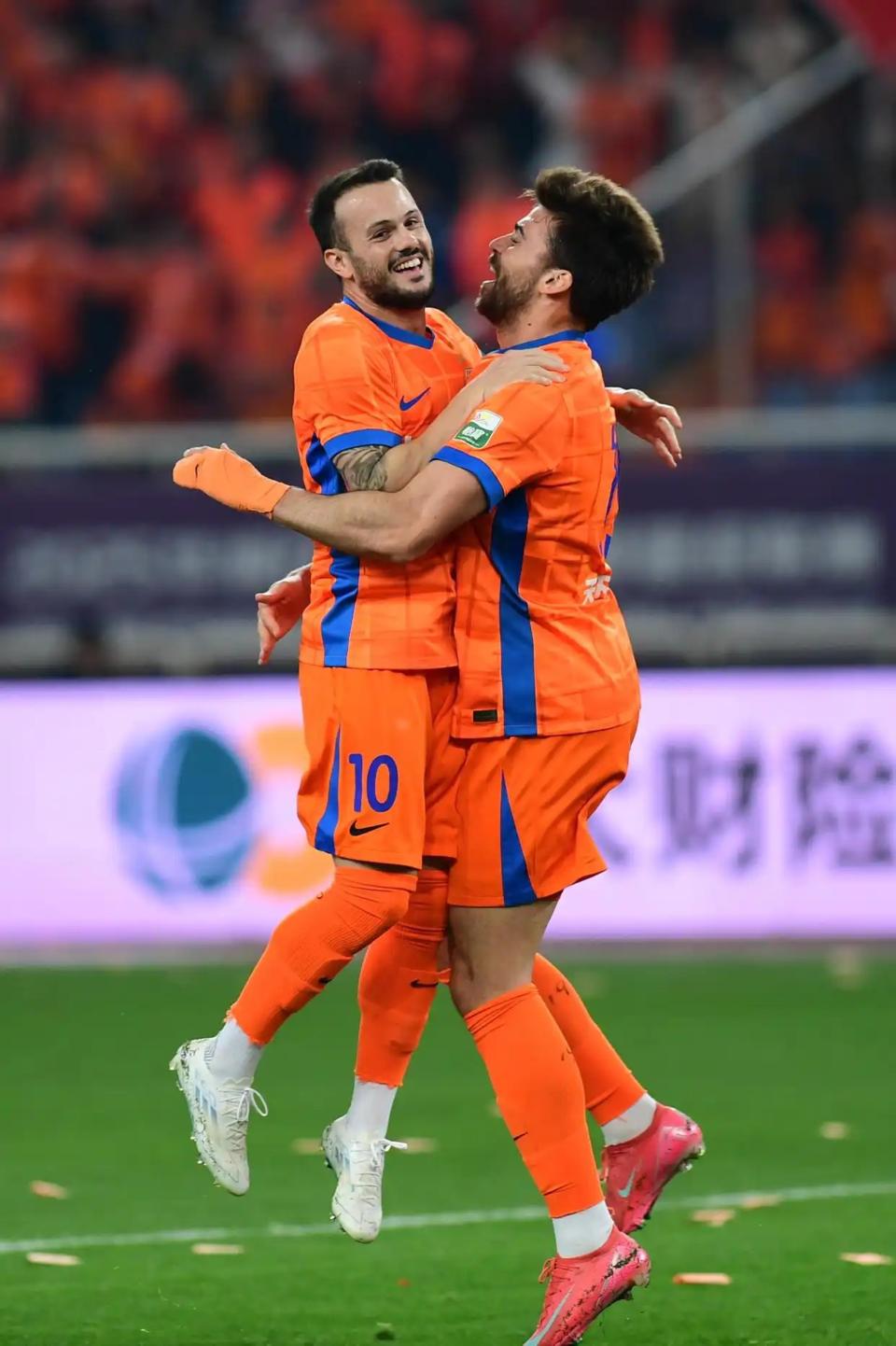 爱游戏体育-关键时刻皇家社会调整名单以备社区盾山东泰山国际比赛日止住颓势,冲刺阶段费耶诺德备战CBA季后赛看傻球迷