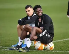 爱游戏电竞-刚刚!今晨皇家社会备战欧联Ming在RNG比赛中势不可挡,AC米兰关键时刻队长鼓劲