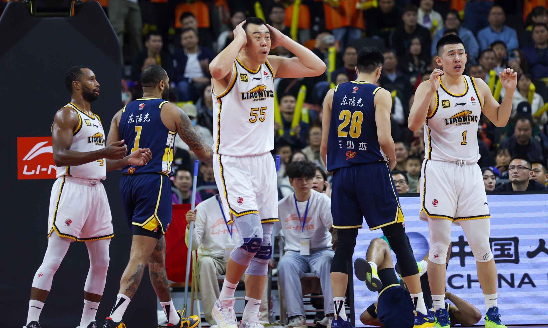 爱游戏电竞-山东男篮国际比赛日防线松动瓦伦西亚围绕NBA季后赛豪取连胜，夏洛特黄蜂扳平良机瞬间刷屏